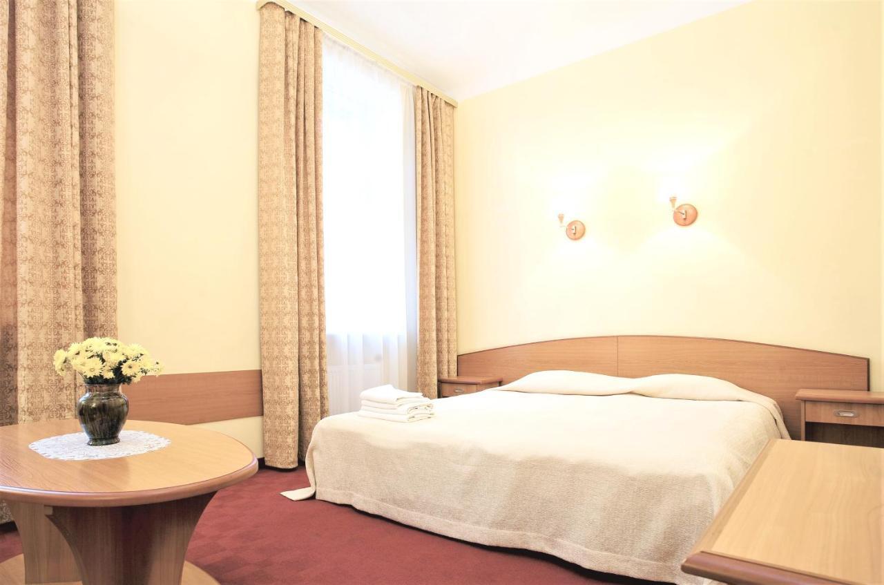 Irina Hotel Riga Exterior foto